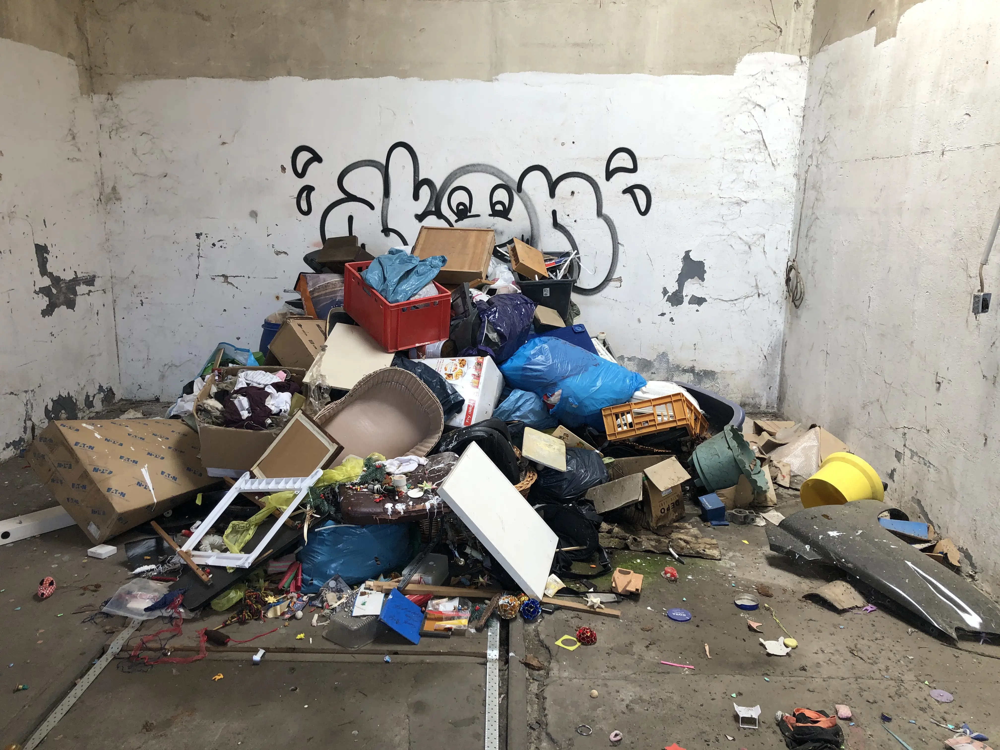 Garagenentrümpelung – vorher